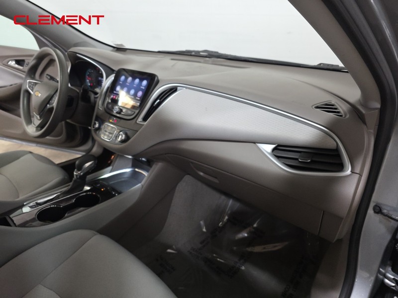 Chevrolet Malibu Vehicle Full-screen Gallery Image 29