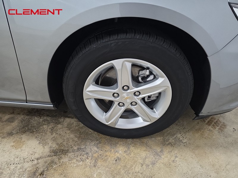 Chevrolet Malibu Vehicle Full-screen Gallery Image 31