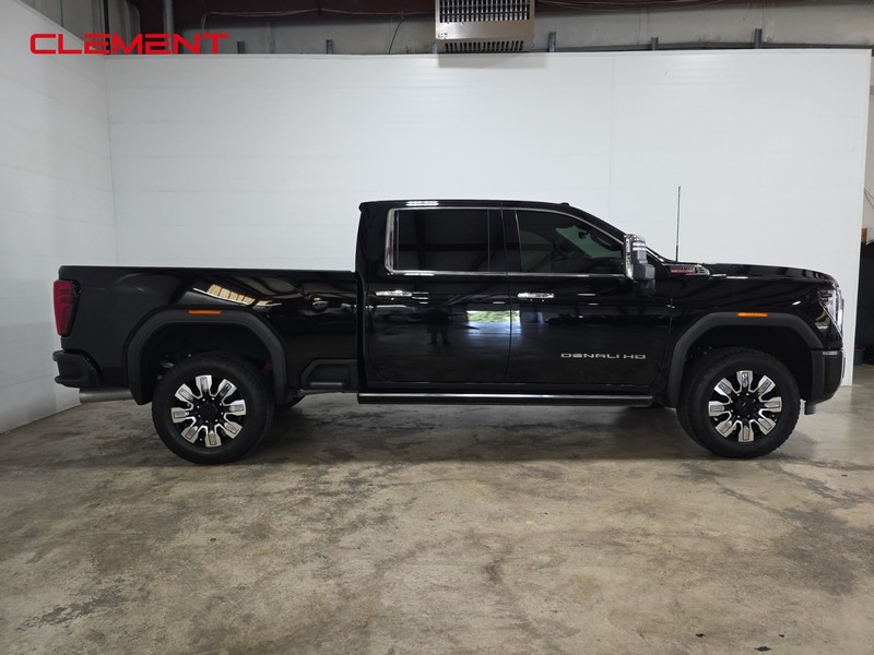 GMC Sierra 2500HD Vehicle Full-screen Gallery Image 4