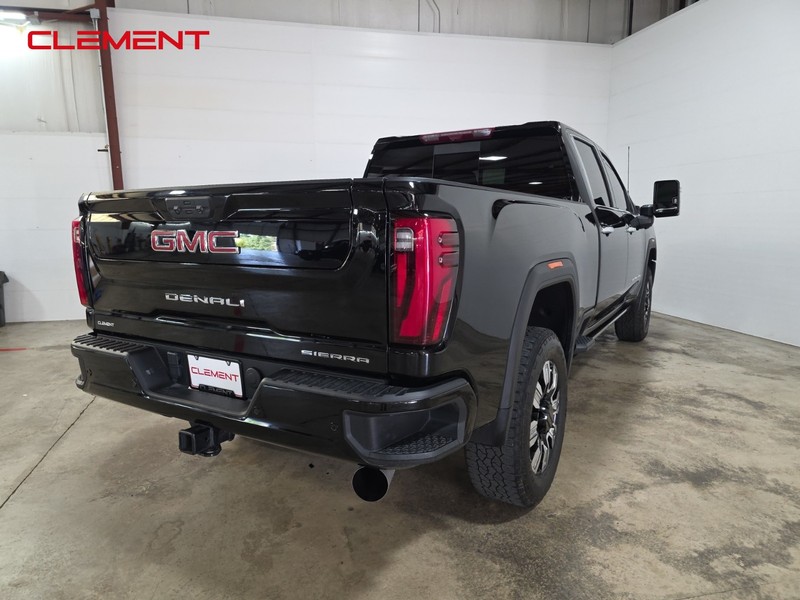 GMC Sierra 2500HD Vehicle Full-screen Gallery Image 6