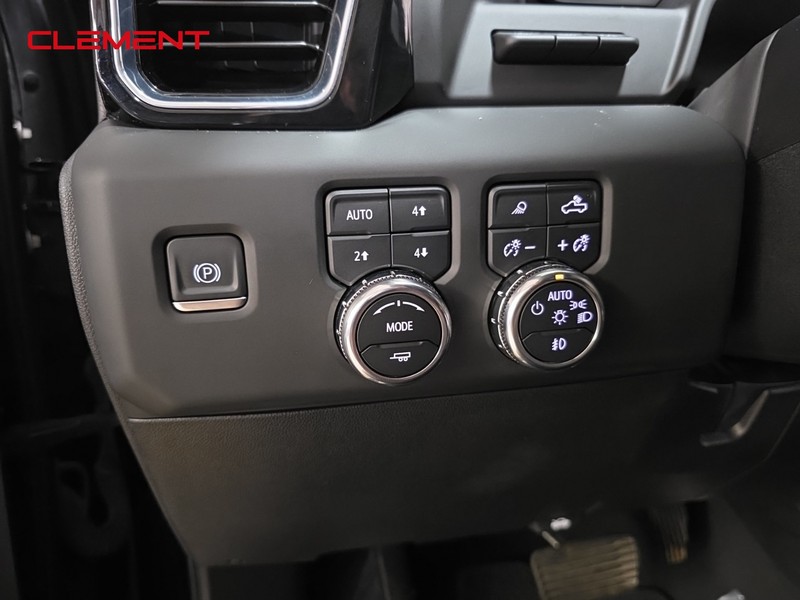 GMC Sierra 2500HD Vehicle Full-screen Gallery Image 13
