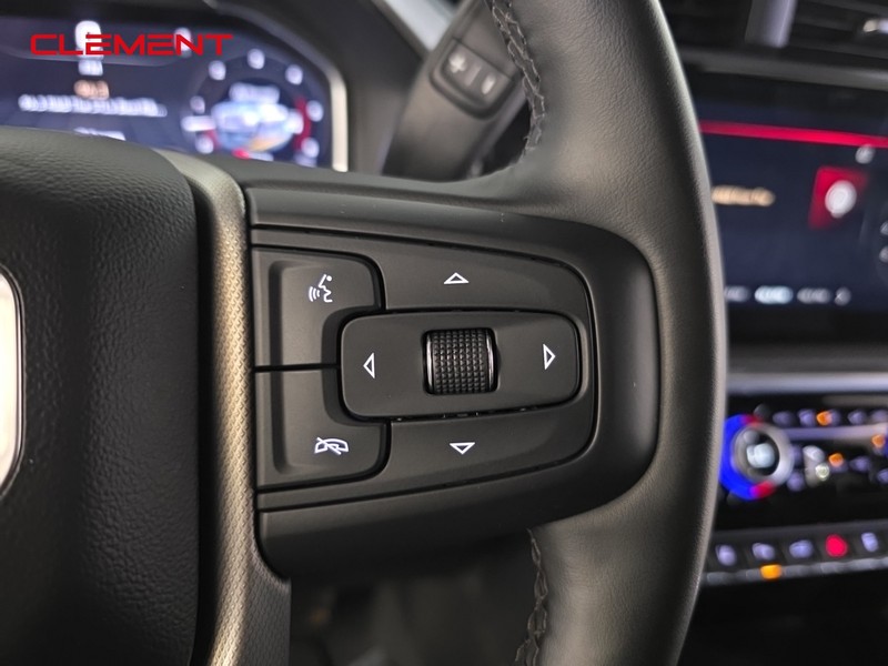 GMC Sierra 2500HD Vehicle Full-screen Gallery Image 16