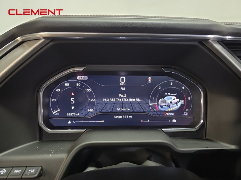 GMC Sierra 2500HD Vehicle Full-screen Gallery Image 17