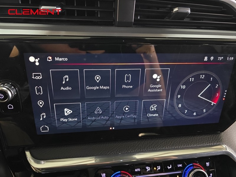 GMC Sierra 2500HD Vehicle Full-screen Gallery Image 18