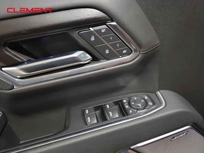 GMC Sierra 2500HD Vehicle Full-screen Gallery Image 25