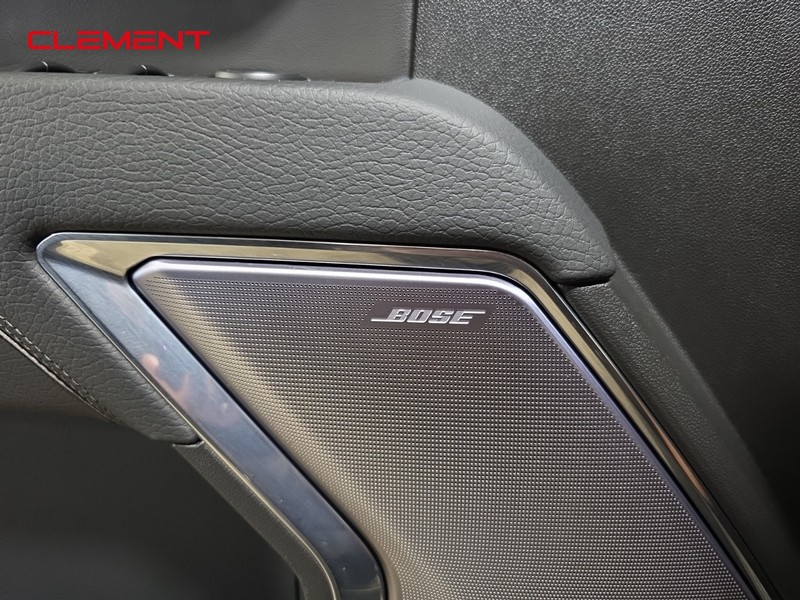 GMC Sierra 2500HD Vehicle Full-screen Gallery Image 26