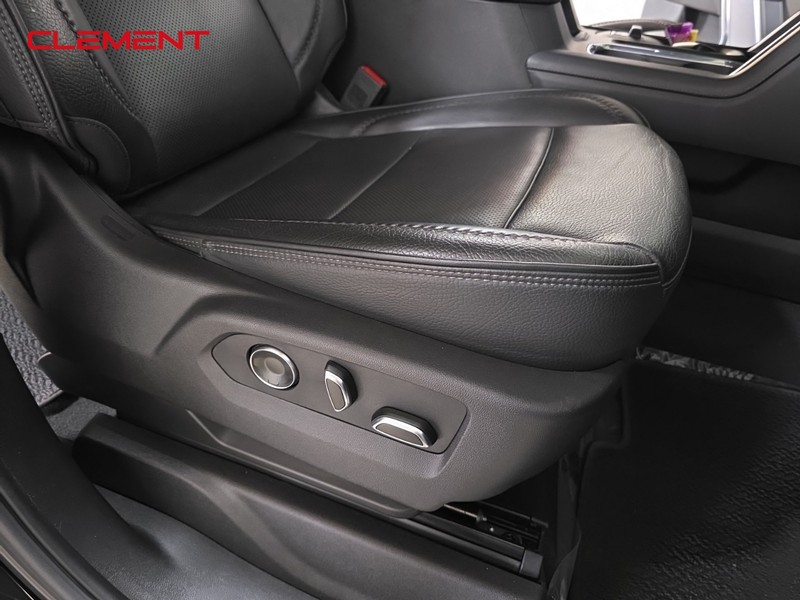 GMC Sierra 2500HD Vehicle Full-screen Gallery Image 34