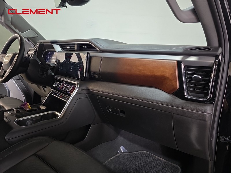 GMC Sierra 2500HD Vehicle Full-screen Gallery Image 35