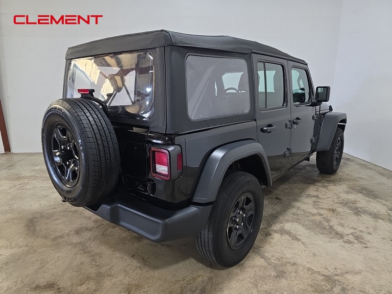 Jeep Wrangler Vehicle Full-screen Gallery Image 6