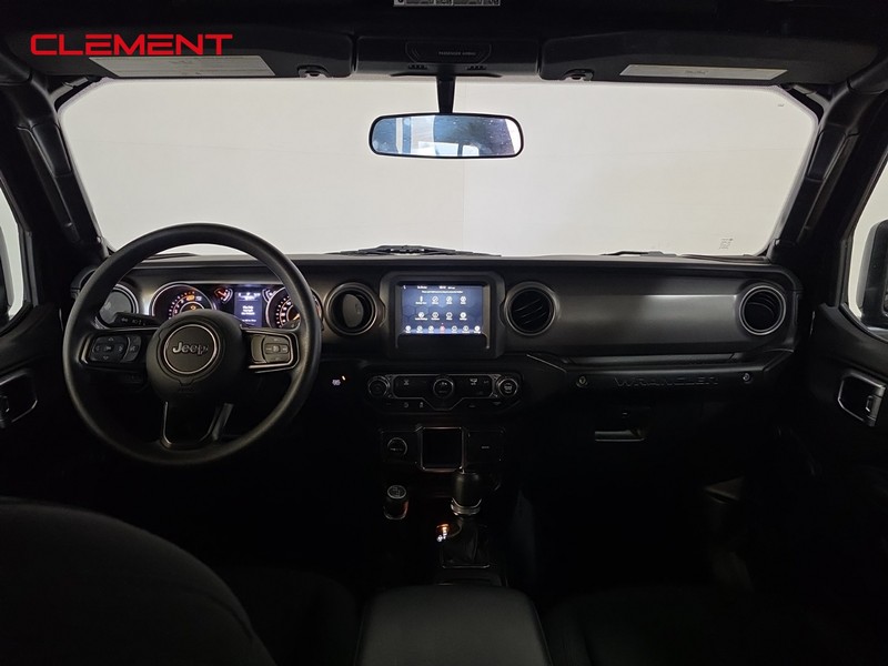 Jeep Wrangler Vehicle Full-screen Gallery Image 10