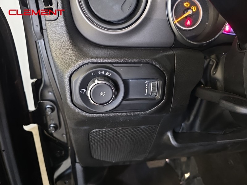 Jeep Wrangler Vehicle Full-screen Gallery Image 11