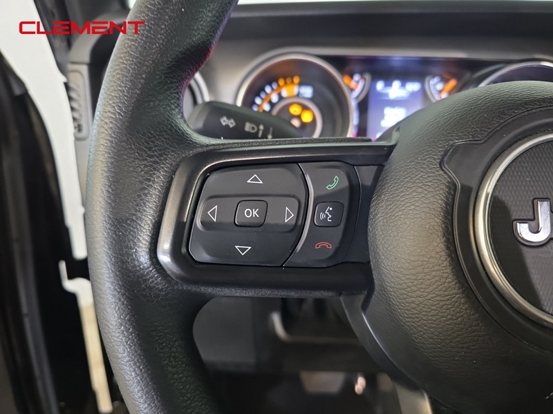 Jeep Wrangler Vehicle Full-screen Gallery Image 13