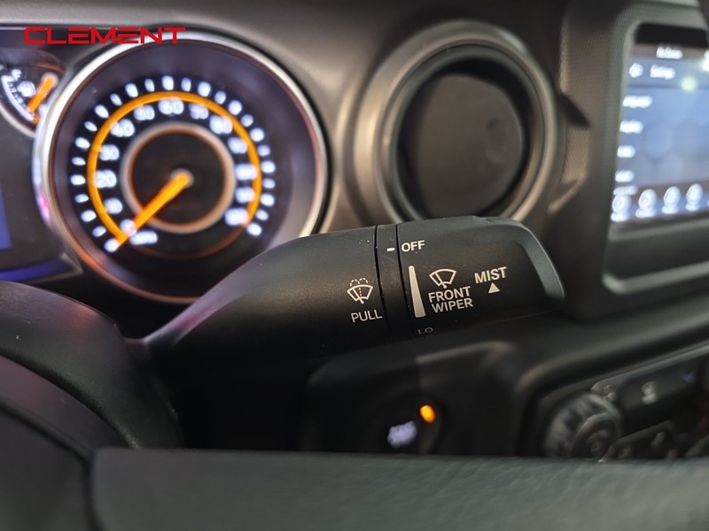 Jeep Wrangler Vehicle Full-screen Gallery Image 15