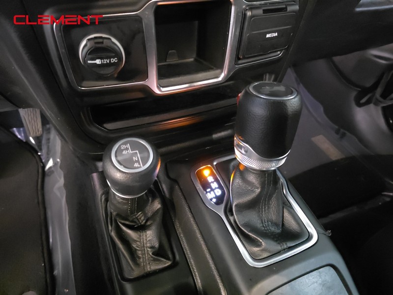 Jeep Wrangler Vehicle Full-screen Gallery Image 20