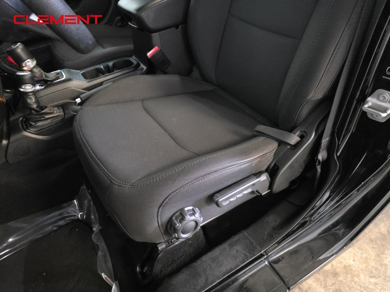 Jeep Wrangler Vehicle Full-screen Gallery Image 22