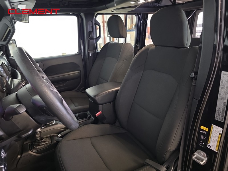 Jeep Wrangler Vehicle Full-screen Gallery Image 23