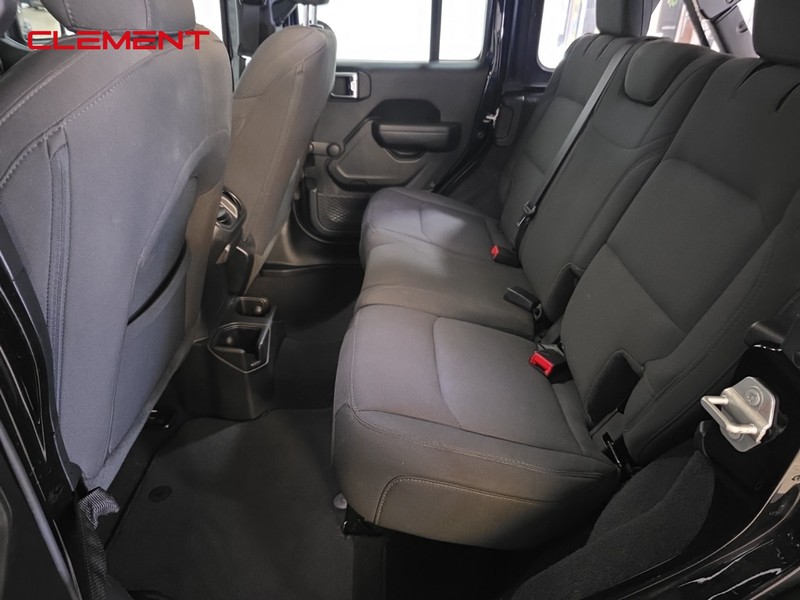 Jeep Wrangler Vehicle Full-screen Gallery Image 25