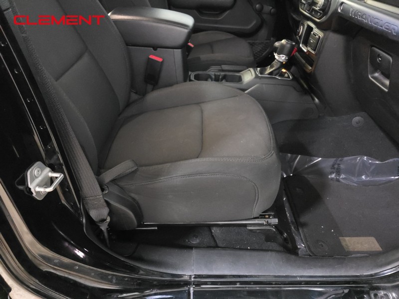 Jeep Wrangler Vehicle Full-screen Gallery Image 27