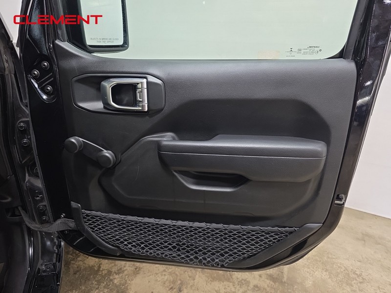 Jeep Wrangler Vehicle Full-screen Gallery Image 29