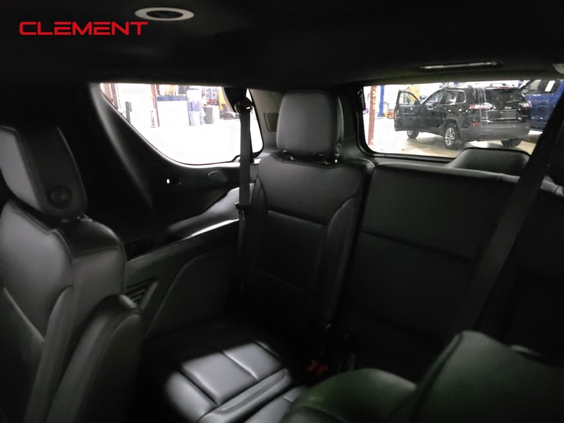 Chevrolet Tahoe Vehicle Full-screen Gallery Image 29