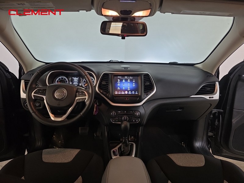 Jeep Cherokee Vehicle Image 06