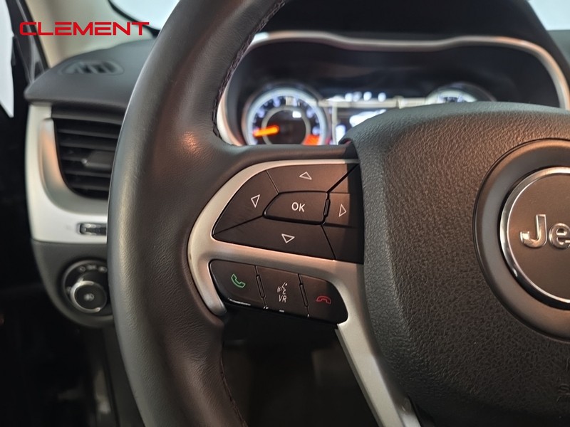 Jeep Cherokee Vehicle Image 09