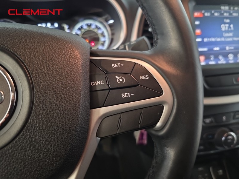 Jeep Cherokee Vehicle Image 10