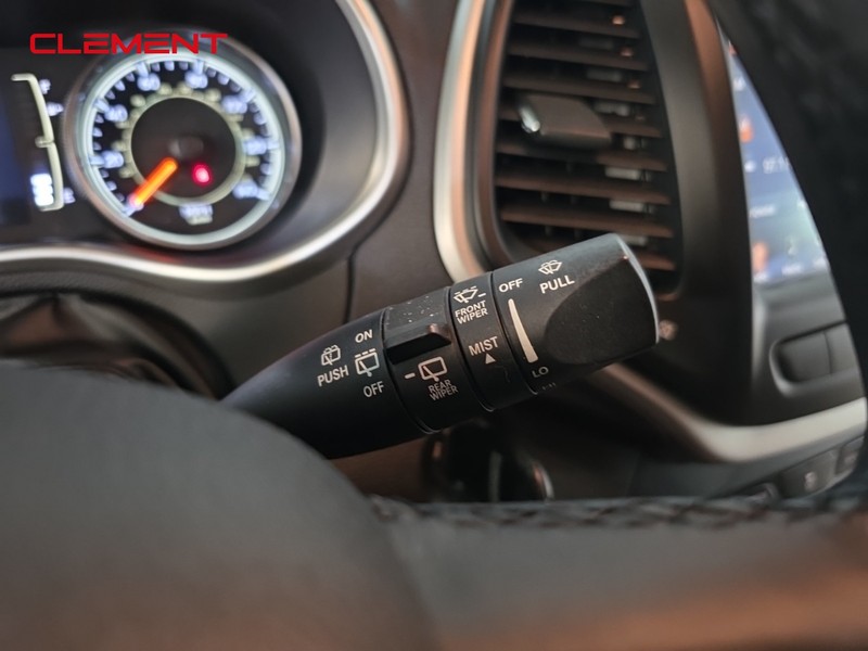 Jeep Cherokee Vehicle Image 11