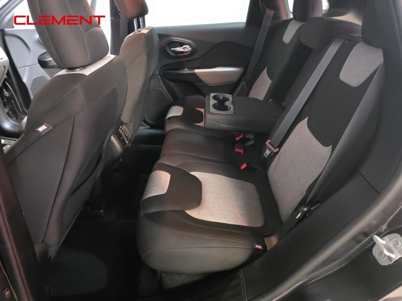 Jeep Cherokee Vehicle Image 21