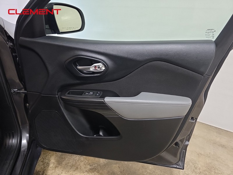 Jeep Cherokee Vehicle Image 26