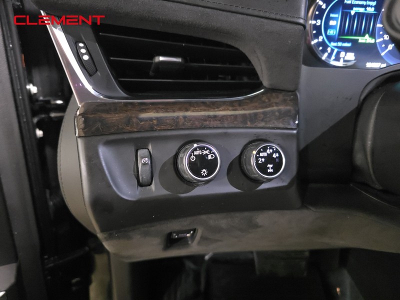 Cadillac Escalade ESV Vehicle Full-screen Gallery Image 11