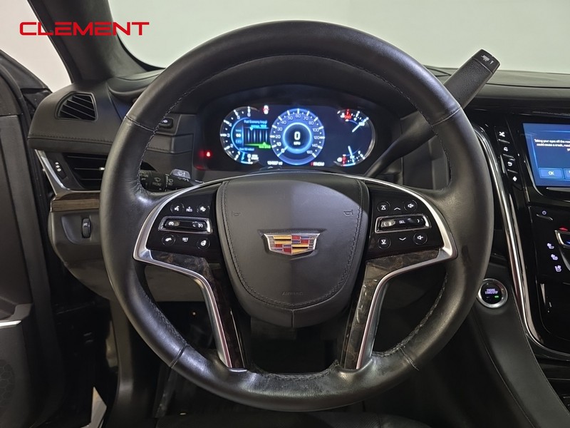 Cadillac Escalade ESV Vehicle Full-screen Gallery Image 12