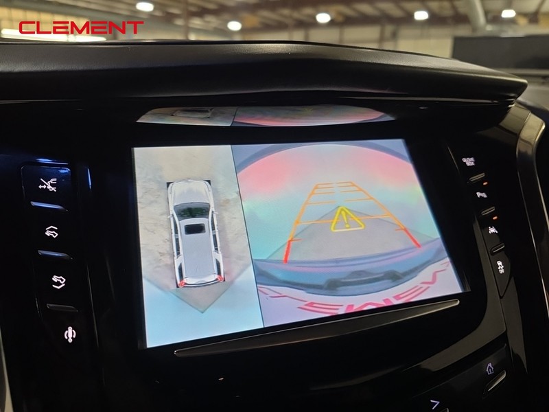 Cadillac Escalade ESV Vehicle Full-screen Gallery Image 17