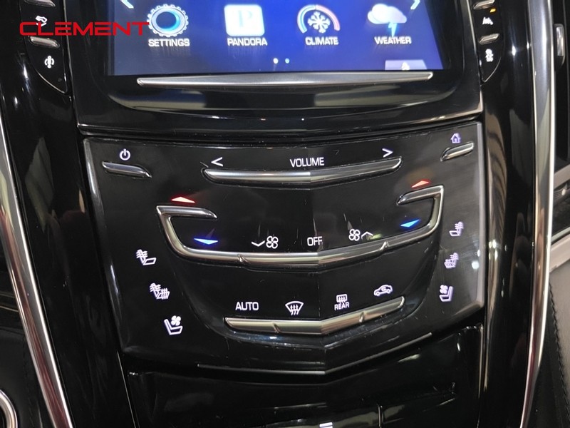 Cadillac Escalade ESV Vehicle Full-screen Gallery Image 18