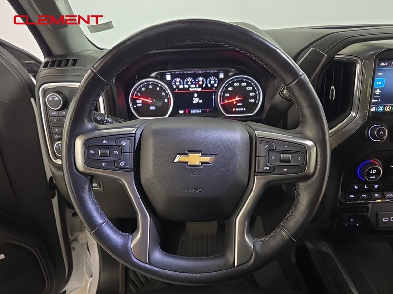 Chevrolet Silverado 1500 Vehicle Full-screen Gallery Image 12