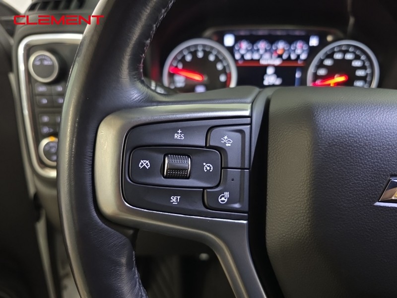 Chevrolet Silverado 1500 Vehicle Full-screen Gallery Image 13