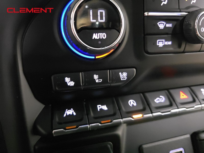 Chevrolet Silverado 1500 Vehicle Full-screen Gallery Image 19