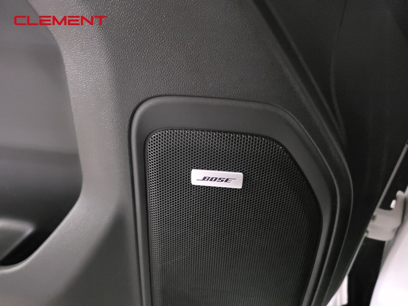 Chevrolet Silverado 1500 Vehicle Full-screen Gallery Image 22