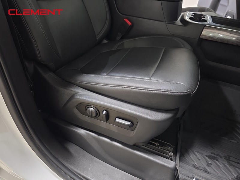 Chevrolet Silverado 1500 Vehicle Full-screen Gallery Image 30