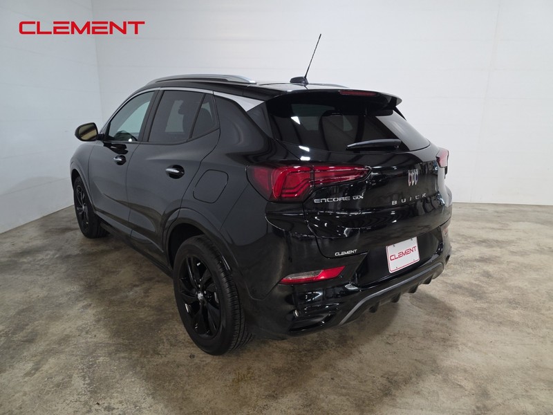 Buick Encore GX Vehicle Full-screen Gallery Image 08