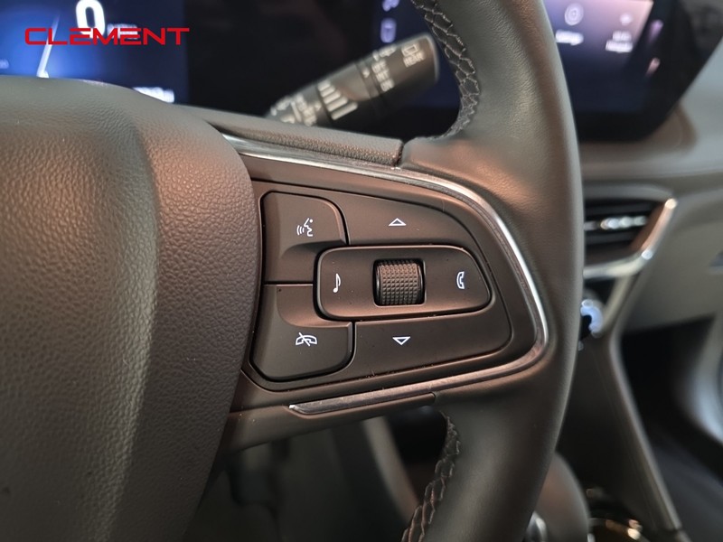 Buick Encore GX Vehicle Full-screen Gallery Image 14