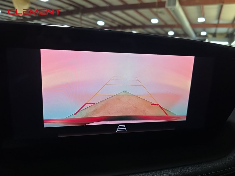 Buick Encore GX Vehicle Full-screen Gallery Image 18