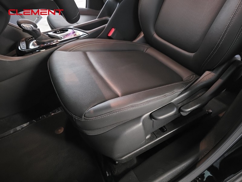 Buick Encore GX Vehicle Full-screen Gallery Image 23