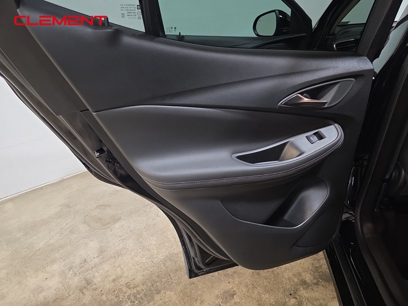 Buick Encore GX Vehicle Full-screen Gallery Image 25