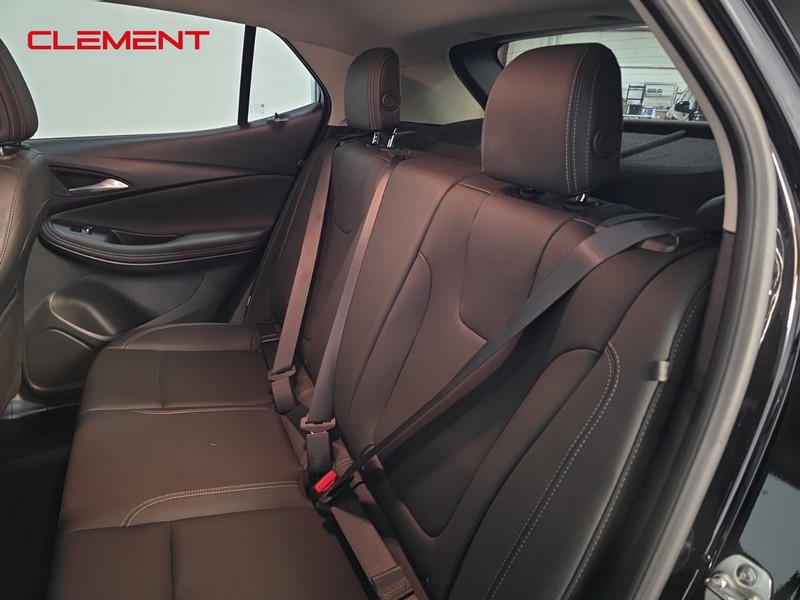 Buick Encore GX Vehicle Full-screen Gallery Image 27