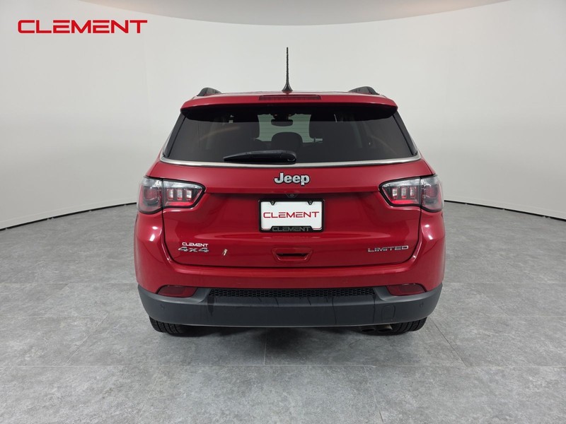 Jeep Compass Vehicle Full-screen Gallery Image 7