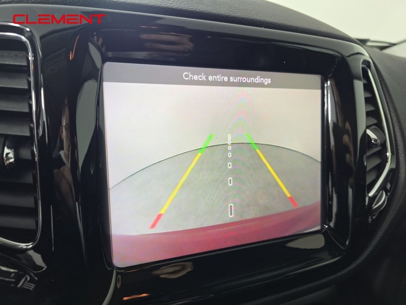 Jeep Compass Vehicle Full-screen Gallery Image 17