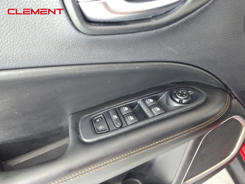 Jeep Compass Vehicle Full-screen Gallery Image 21