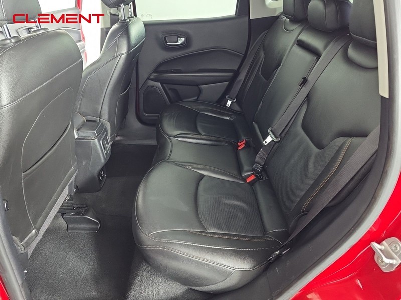 Jeep Compass Vehicle Full-screen Gallery Image 25