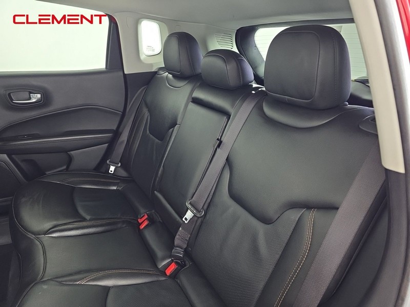 Jeep Compass Vehicle Full-screen Gallery Image 26